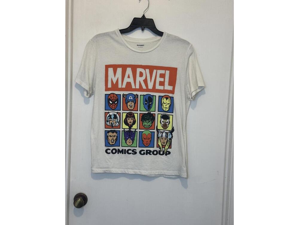 Old Navy Marvel Comics Group Graphic T-Shirt Large